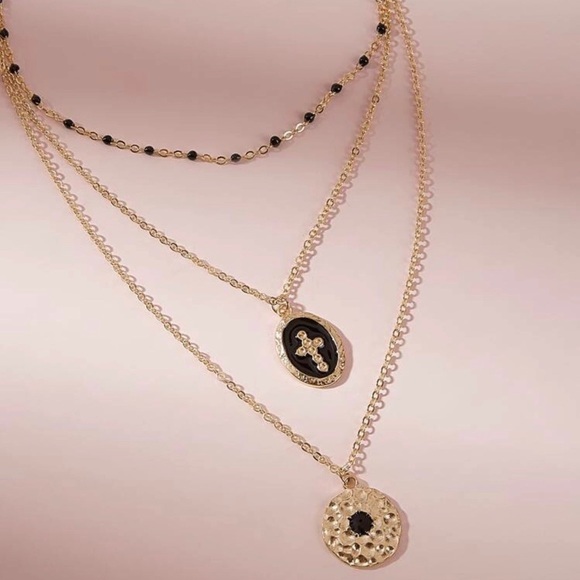 3/$30 💛 Dainty Layered Necklace - Picture 3 of 3